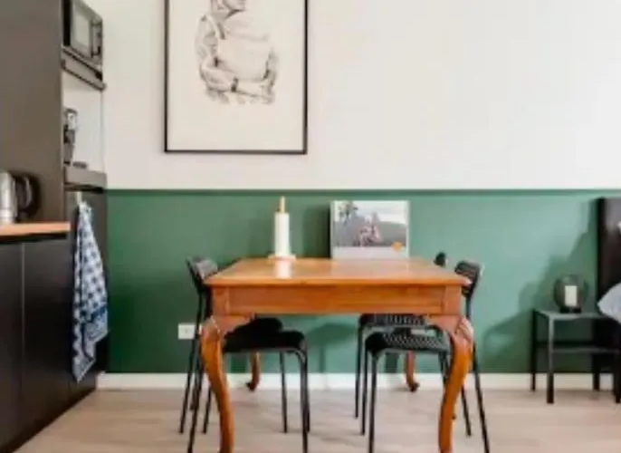 Very Convenient Near Center La Haya