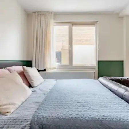 Apartment Very Convenient Studio Near City Center