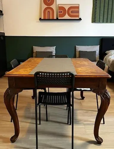 Very Convenient Near Center Apartment *